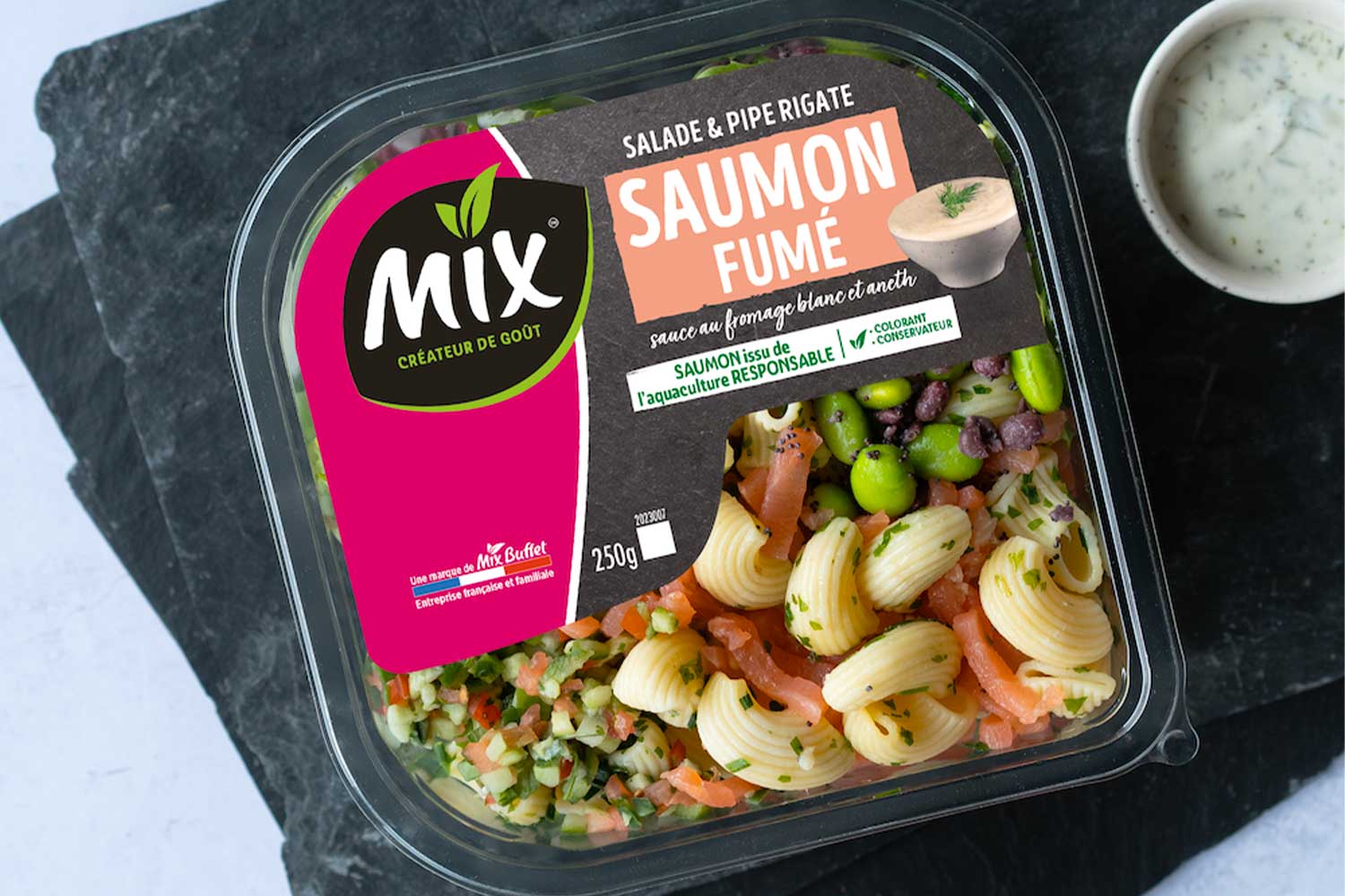 mix-bol-salade-saumon-fume-ambiance